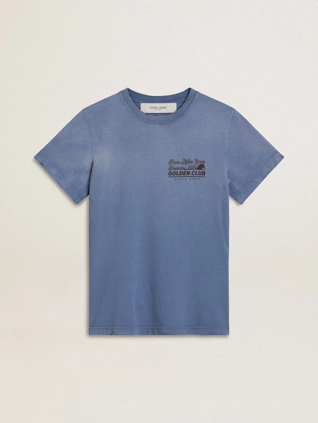Ljusblå T-shirt för dam med tryck på bröstet