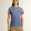 Ljusblå T-shirt för dam med tryck på bröstet
