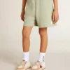Ljusgröna shorts med vit stjärna