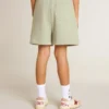 Ljusgröna shorts med vit stjärna