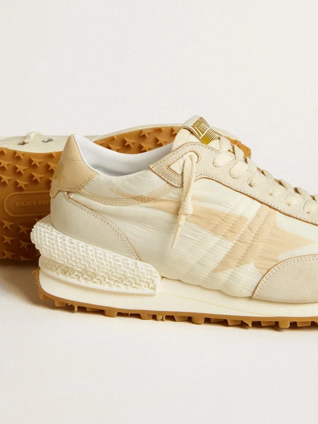 Marathon för herr i beige nylon och grått läder med beige tryckt stjärna