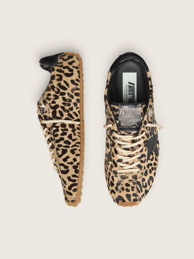 Marathon Speed för damer i beige och svart ponnyskinn med leopardmönster och svart läderstjärna