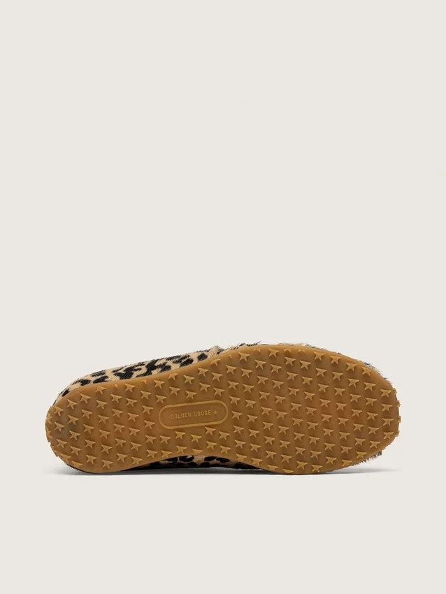 Marathon Speed för herr i beige och svart ponnyskinn med leopardmönster och svart läderstjärna
