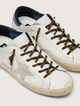 Militärgröna vandringsskosnören med orange detaljer