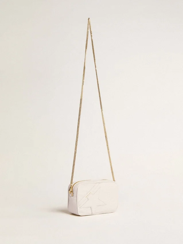 Mini Star Bag i smörvitt läder med ton-i-ton-stjärna