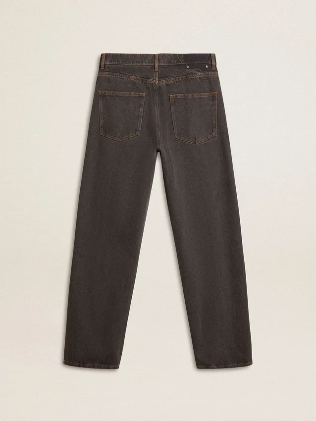 Mörkgrå herrjeans i denim med tvinnad pressveck