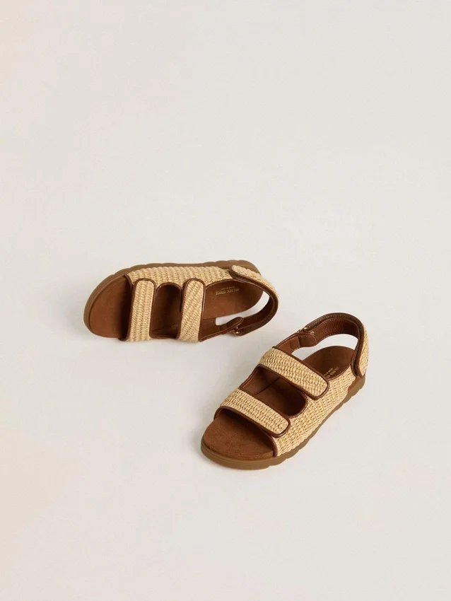 Noa Young-sandaler i beige raffia och brunt läder