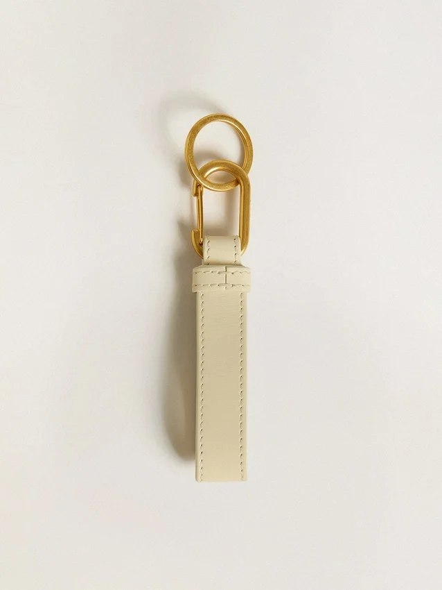 Nyckelring i Worn White