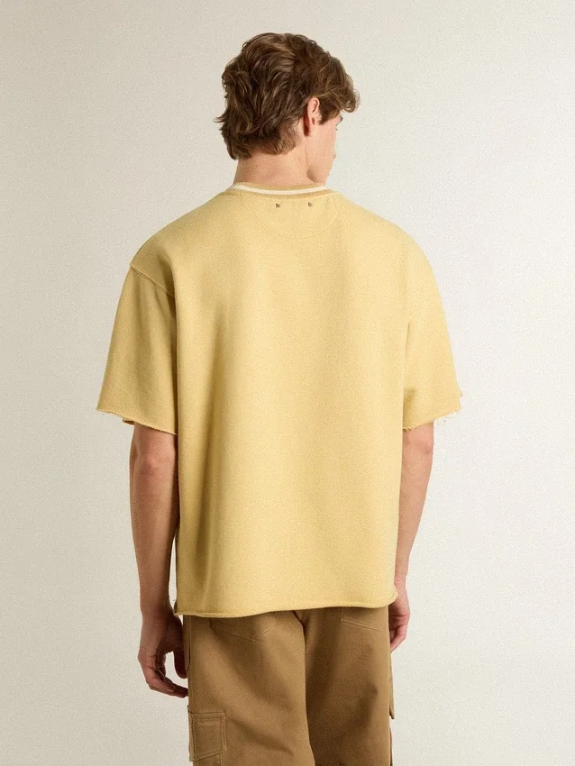Oversized gul bomullskjorta för herr med blå tryck