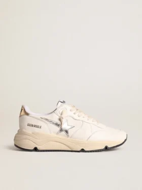Running Sole i nappa med silverfärgad stjärna och guldfärgad läderflik på hälen
