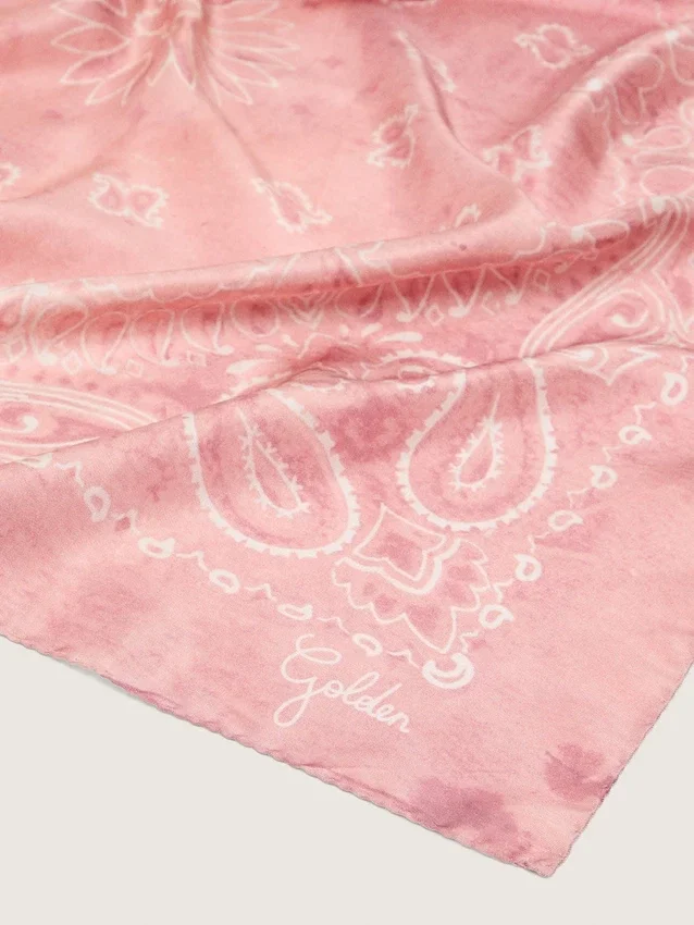 Scarf i gammalrosa med paisleymönster