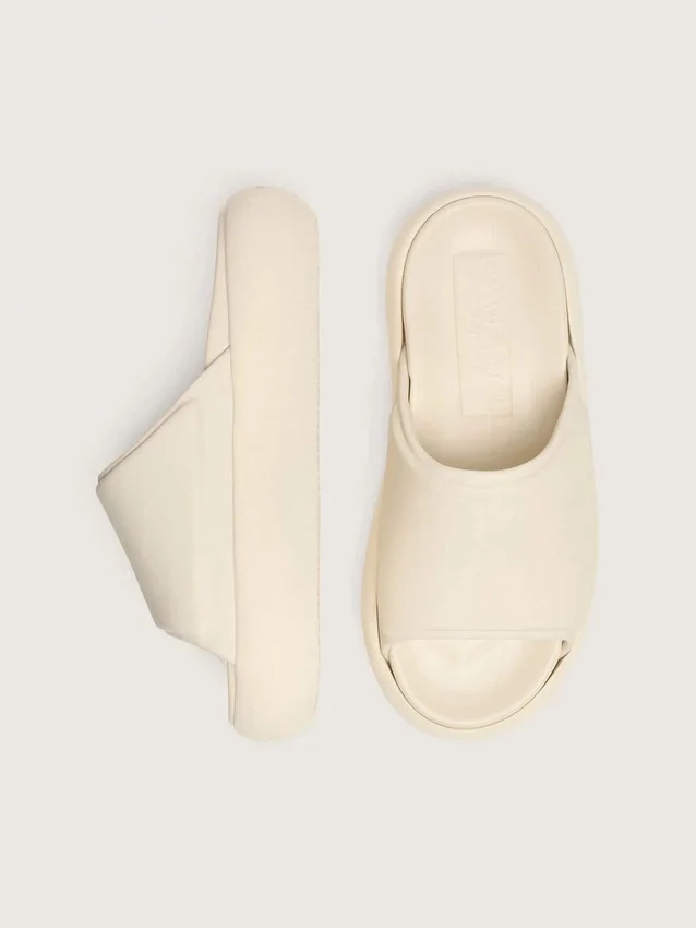 Space-Star-slip-ons för damer i vitt läder