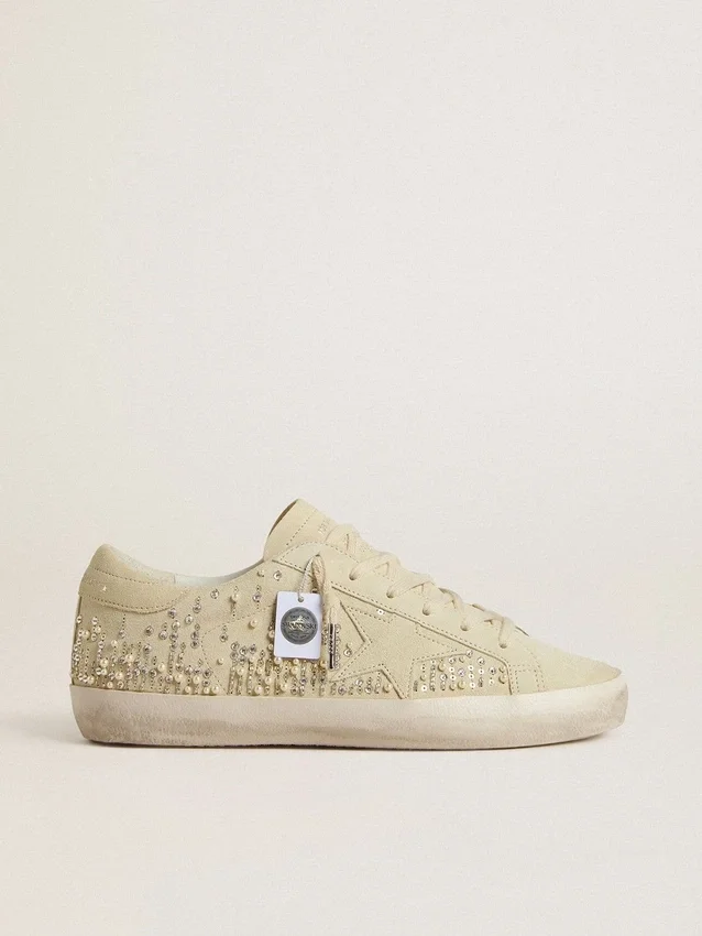 Super-Star för dam i beige mocka med pärlor och Swarovski-kristaller
