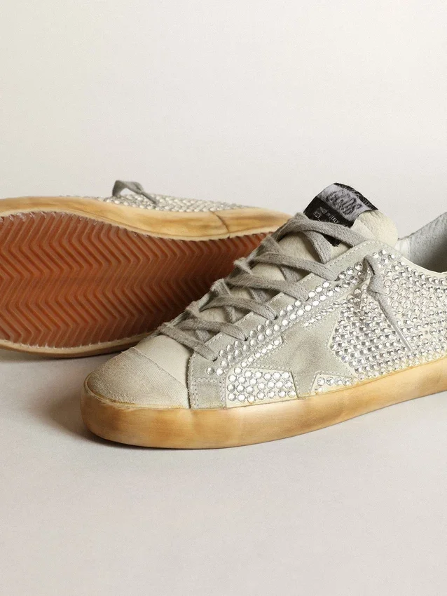 Super-Star för dam i åldrat vitt nubuck med Swarovski-kristaller