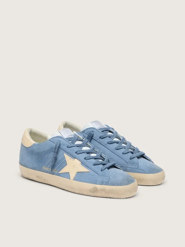 Super-Star i ljusblå mocka med beige läderstjärna och hälflik
