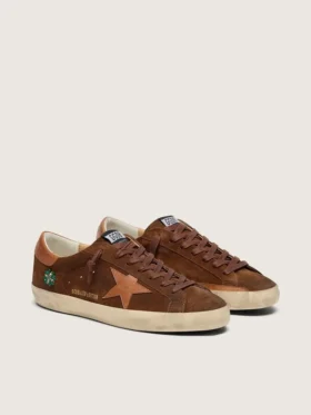 Super-Star LTD för herr i brunt mocka med tegelröd läderstjärna och broderi med gröna pärlor