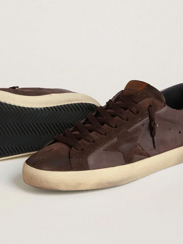 Super-Star LTD för herr i brunt nubuck med stjärna i mocka och lädertapp i lila på hälen