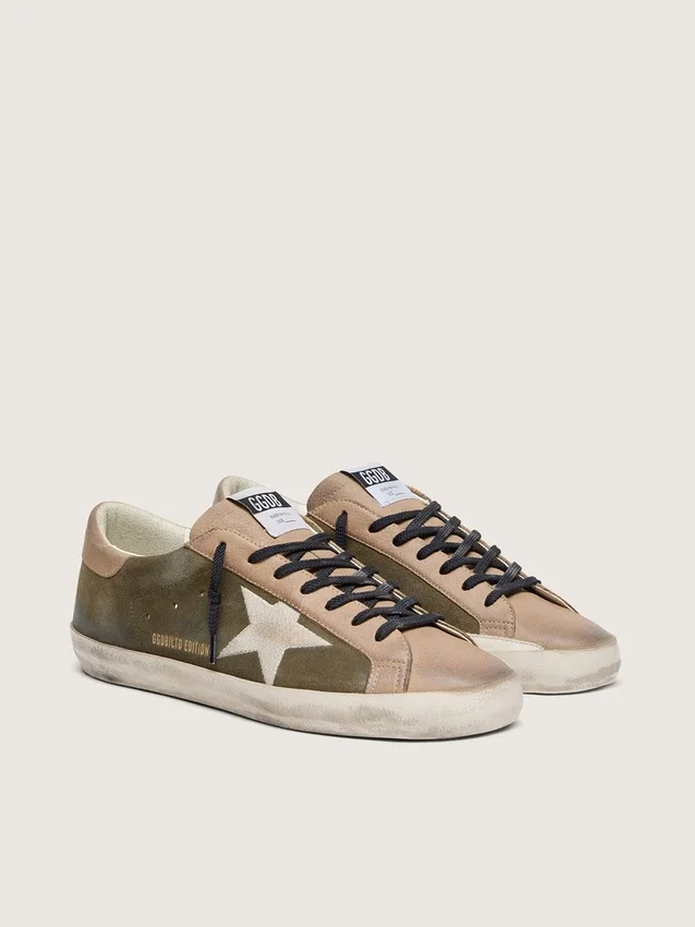 Super-Star LTD för herr i olivgrönt mocka med krämfärgad broderad stjärna