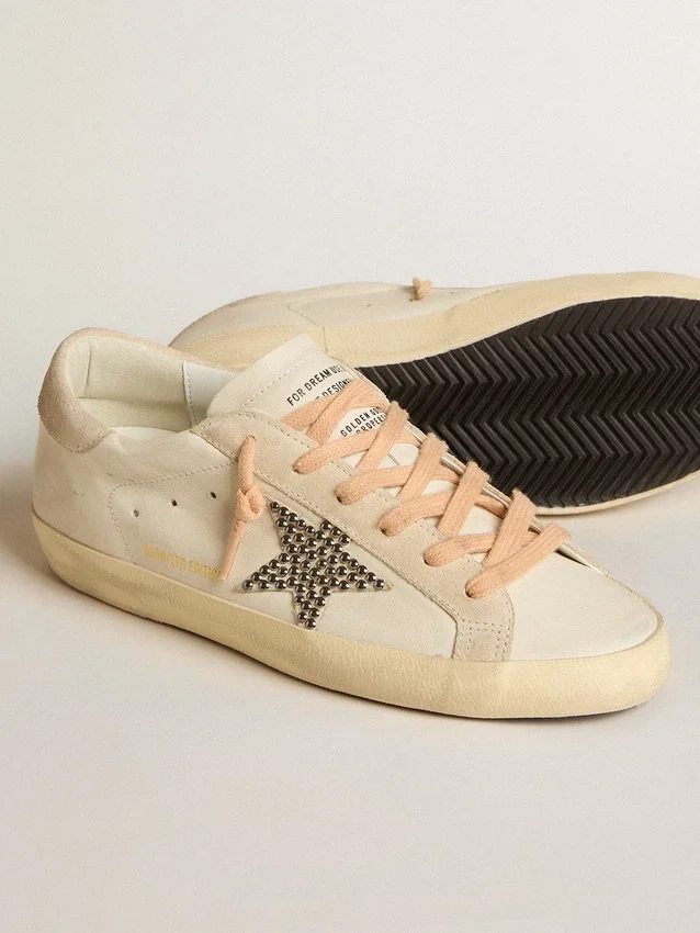 Super-Star LTD i läder med beige stjärna i mocka med Swarovski-nitar
