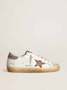 Super-Star med en beige stjärna och rosa glitter på hälfliken
