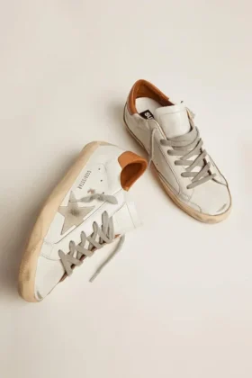 Super-Star-sneakers för herr med stjärna i mocka och brun hälflik