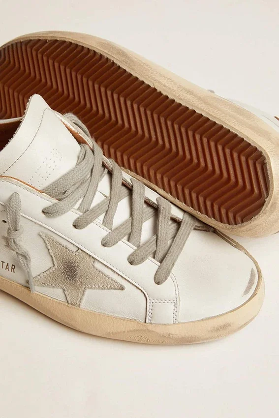 Super-Star-sneakers för herr med stjärna i mocka och brun hälflik