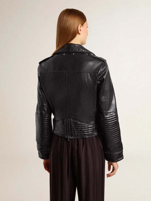 Svart läderjacka i biker-stil för damer med glansig effekt