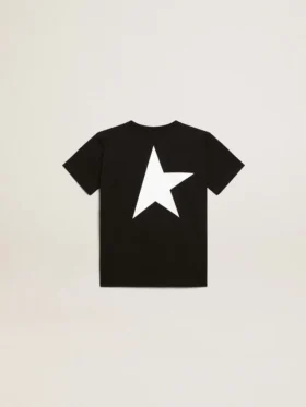 Svart T-shirt med kontrasterande vit logotyp på framsidan och en stor stjärna på baksidan