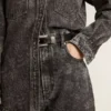 Svarta damjeans med blommotiv