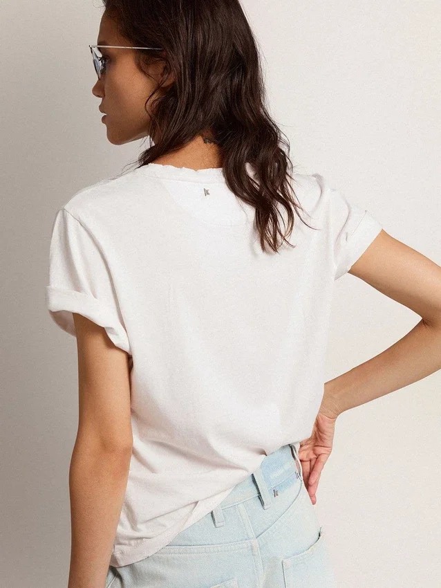 T-shirt för damer i vit, sliten stil med normal passform