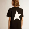T-shirt från Black Star Collection med kontrasterande vit logotyp och stjärna