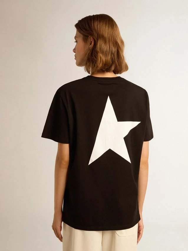 T-shirt från Black Star Collection med kontrasterande vit logotyp och stjärna
