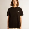 T-shirt från Black Star Collection med kontrasterande vit logotyp och stjärna