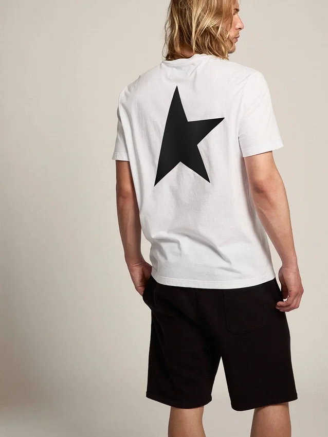 T-shirt från White Star Collection med kontrasterande svart logotyp och stjärna