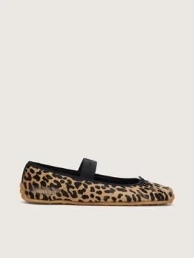 Étoile-ballerinaskor i ponnyskinn med leopardmönster, svart broderad stjärna och elastisk rem