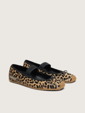 Étoile-ballerinaskor i ponnyskinn med leopardmönster, svart broderad stjärna och elastisk rem