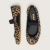 Étoile-ballerinaskor i ponnyskinn med leopardmönster, svart broderad stjärna och elastisk rem
