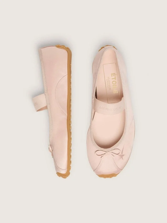 Étoile-ballerinaskor i puderrosa satin med puderrosa broderad stjärna och elastisk rem