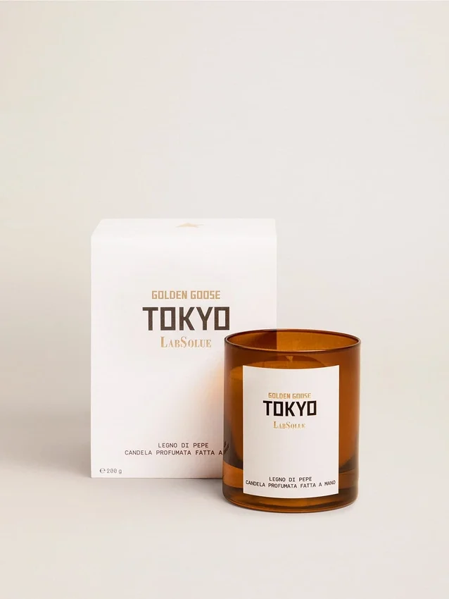 Tokyo Essence doftljus med pepparträdoft, 200 g.