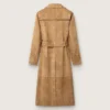 Trenchcoat med bälten för damer i sandfärgat mocka