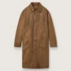 Unisex-trenchcoat i brun vaxad twill med läderdetaljer