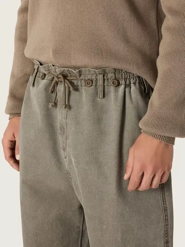 Unisexbyxor i grå denim med dragsko och stjärna