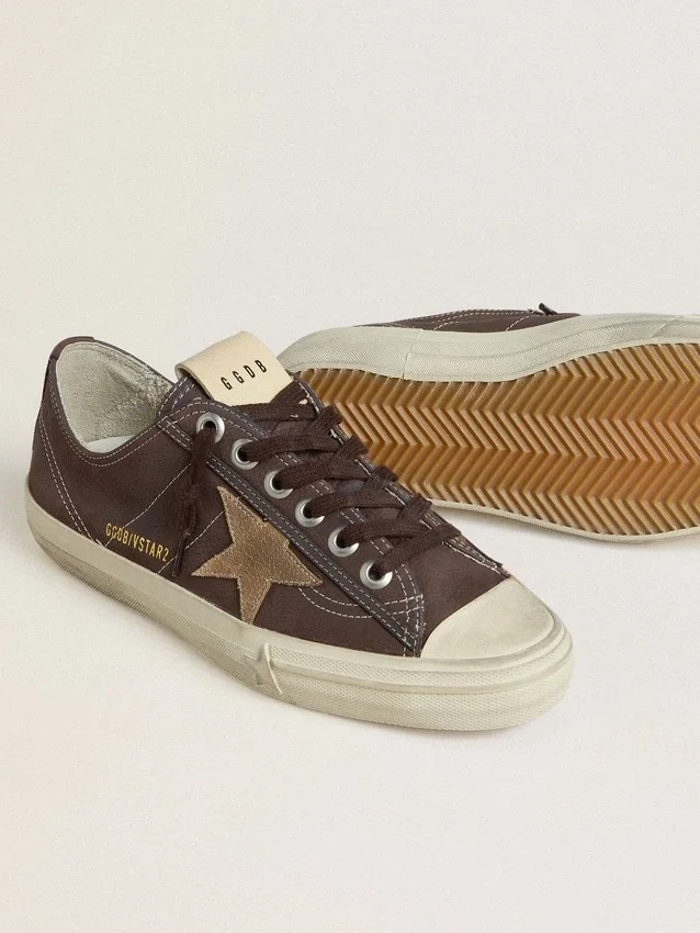 V-Star för dam i brunt nubuck med tobaksfärgad stjärna i mocka