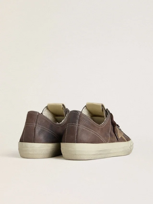 V-Star för dam i brunt nubuck med tobaksfärgad stjärna i mocka