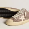 V-Star för dam i ljusbrunt metallic-mocka med krämfärgad läderstjärna