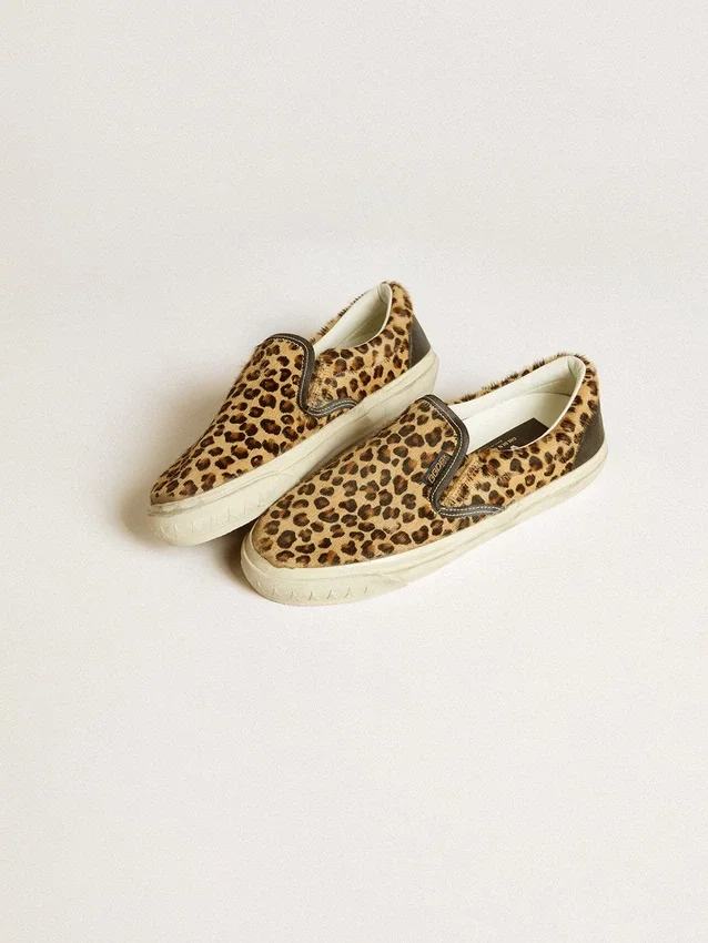 VCE Penstar för dam i ponnyskinn med leopardmönster och svart läderflik på hälen