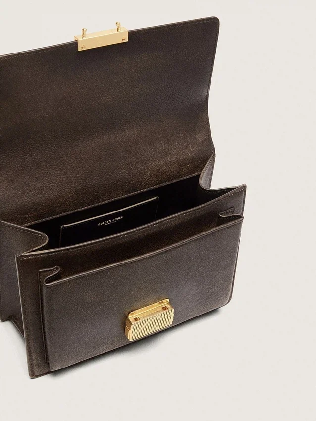 Venezia-väska i vintage-mörkbrunt präglat läder med gulddetaljer