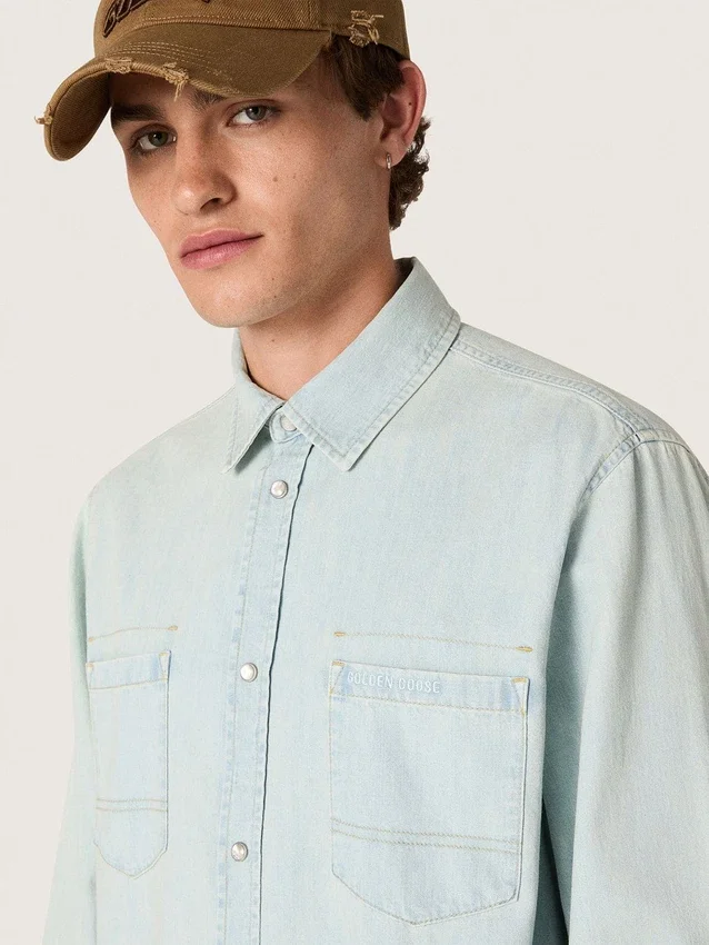 Över skjorta för herr i ljusblå denim