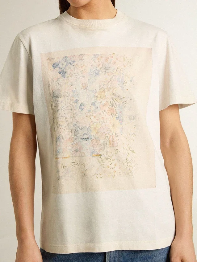 Vit dam-T-shirt med blommönster