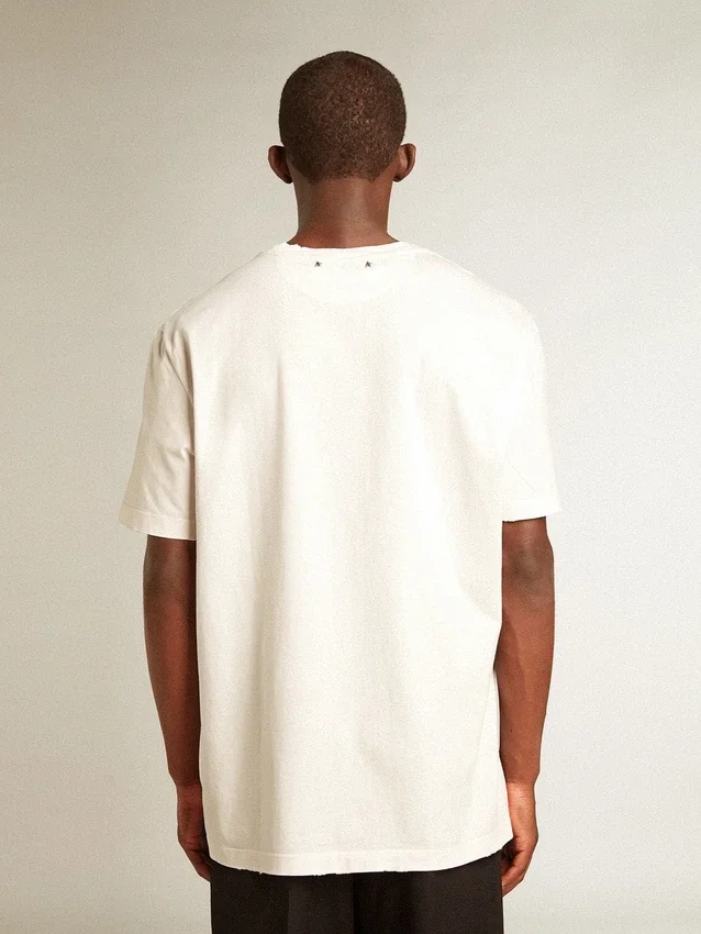 Vit herr-T-shirt med sliten yta